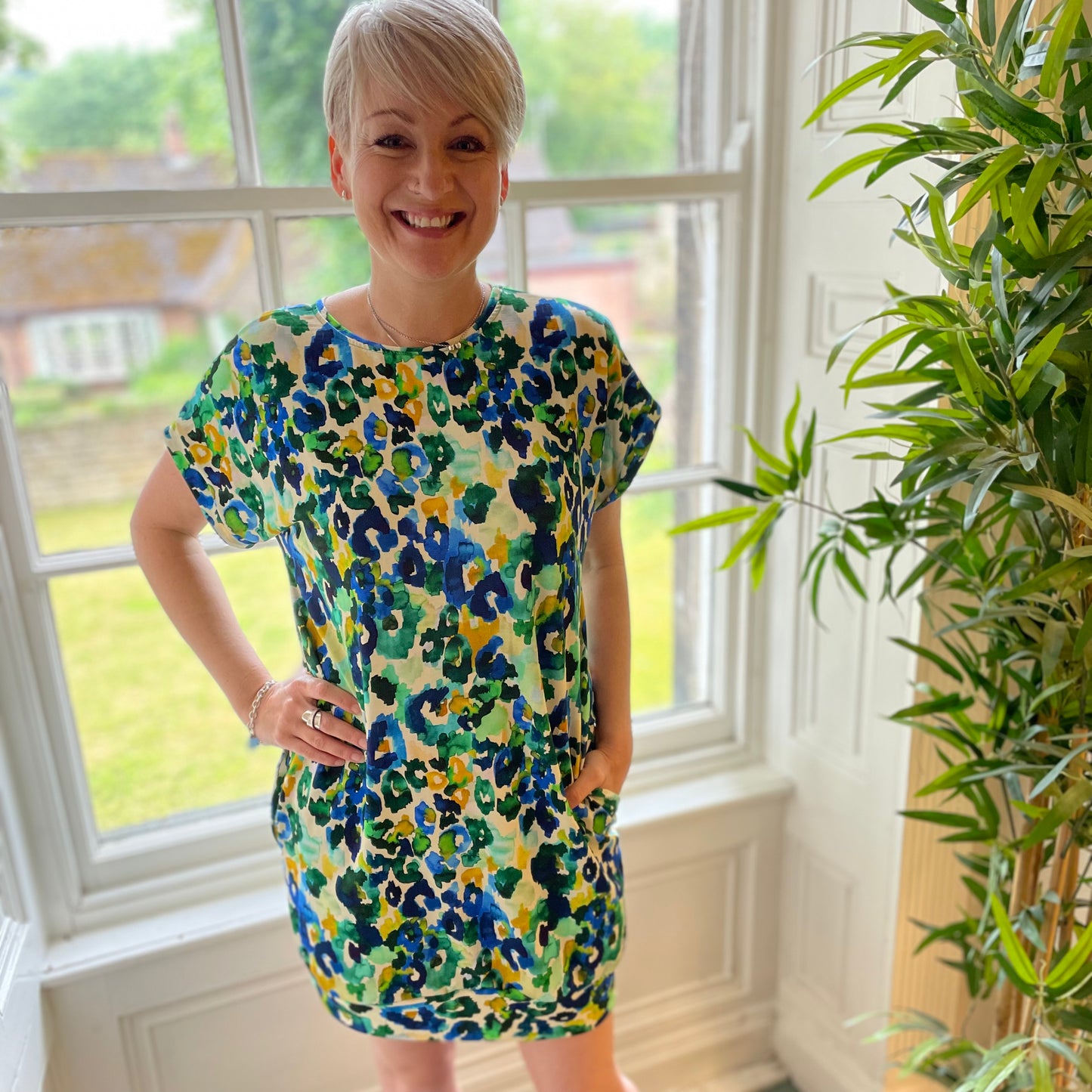 The Wonda Extended shoulder Dress