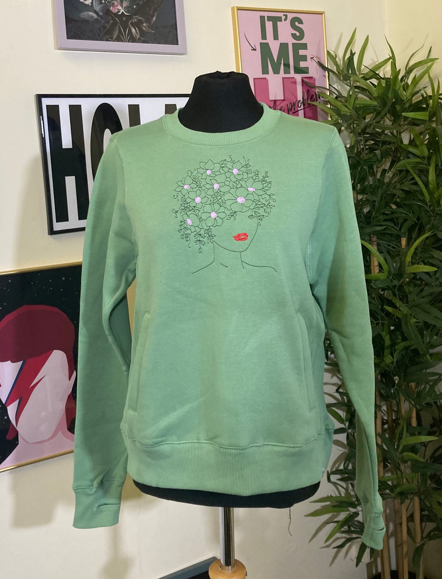 Sage sweater, embroidered face design size Small