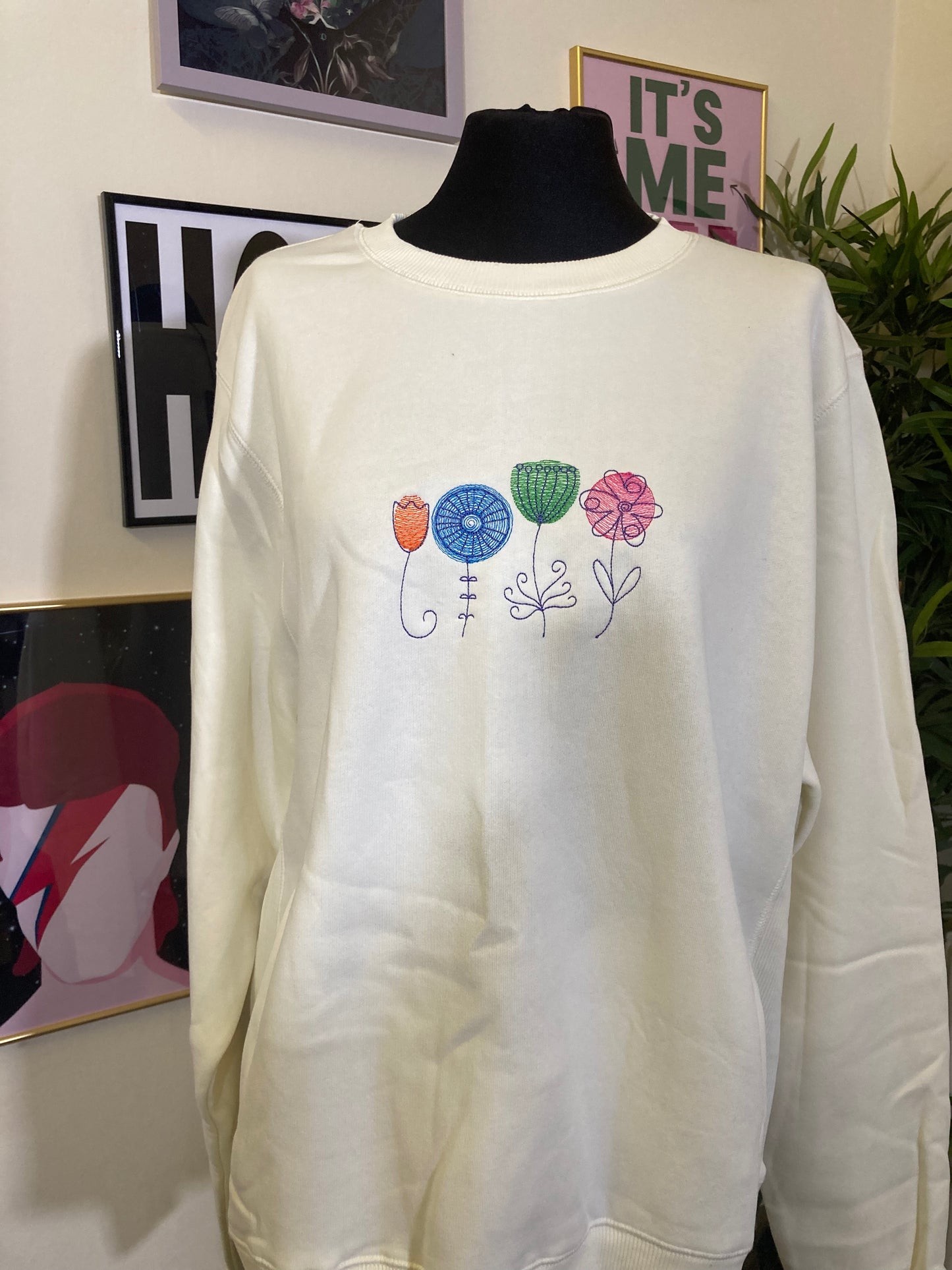 Cream flowers embroidery sweater size XL