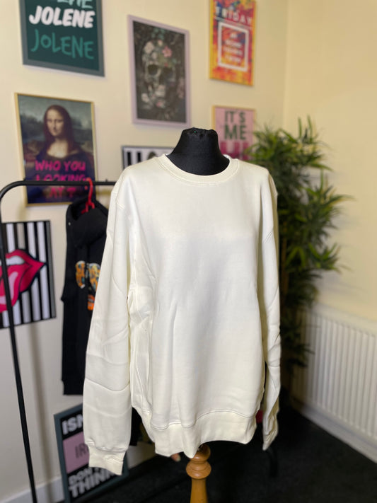 Plain Cream sweater with pockets